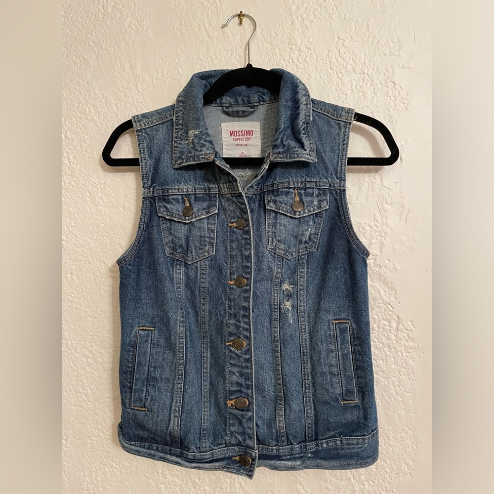 Mossimo Distressed Vintage Wash Denim Vest Pockets! EUC